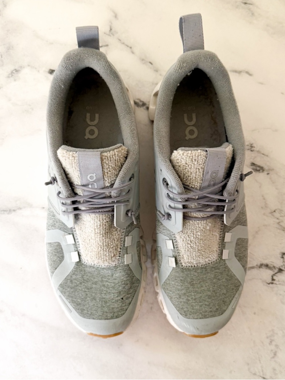 On Cloud Women’s Cloud 5 Sneakers in Terry/Glacier White - Picture 7 of 14